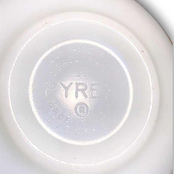*RARE* Vintage Pyrex Cinderella Bowl- Tan and White Opal...